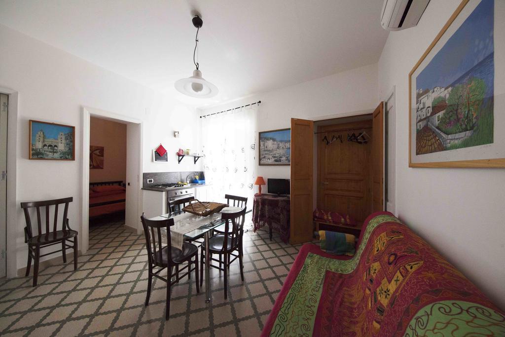Gioeni 23 Apartman Cefalù Szoba fotó