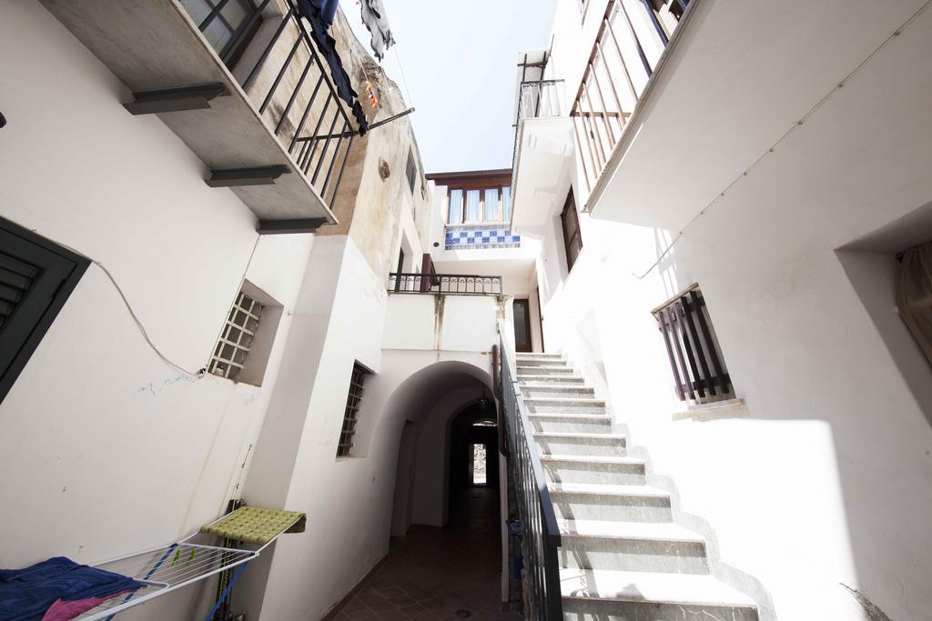 Gioeni 23 Apartman Cefalù Szoba fotó